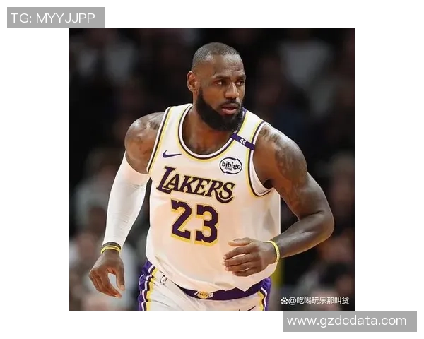 魔术师与詹姆斯的传奇对决：篮球历史上的巅峰时刻与辉煌瞬间